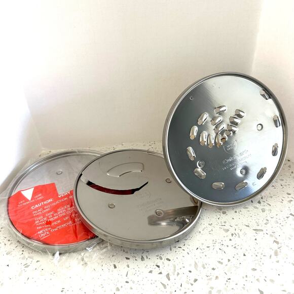 Cuisinart Set of Slicing and Shredding Discs plus Stem Adapter EUC - Picture 2 of 7